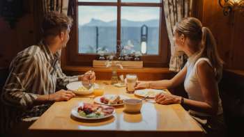 Ontbijten in Hotel Oberland met uitzicht op het Rijndal