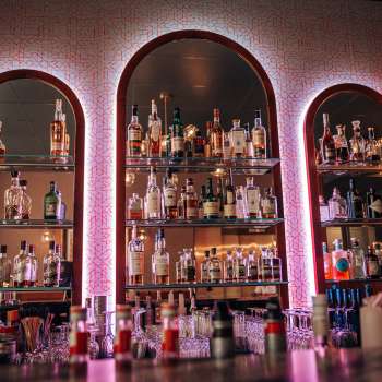 Bar met een grote selectie sterke dranken