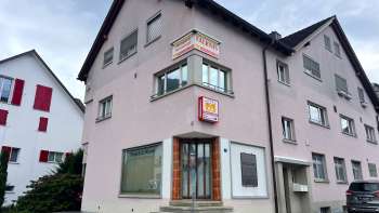 Buitenaanzicht van het Falknis restaurant