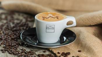 Detailopname van een koffiekopje bij Kaffee Demmel