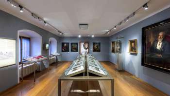 Zicht op het interieur van het Nationaal Museum van Liechtenstein