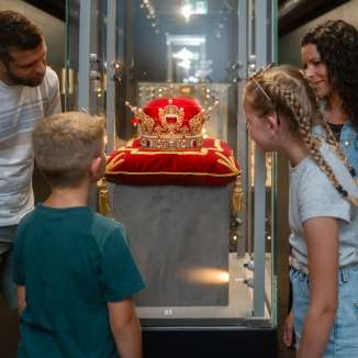 Familie in de Liechtensteinische SchatzKammer