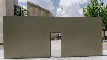 Modern kunstobject Zwitserse fontein door Roman Signer Modern kunstobject Zwitserse fontein door Roman Signer
