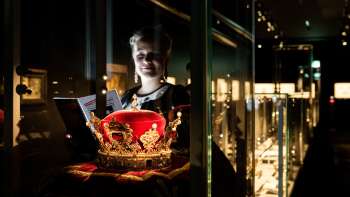 Fürstenhut_Gast_Vitrine_Schatzkammer