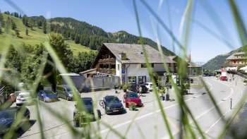 Buitenkant van hotel Falknerei Galina in Malbun
