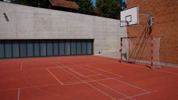 Sportveld bij basisschool Eschen