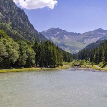  Uitzicht over het Gänglesee meer  Steg berglandschap