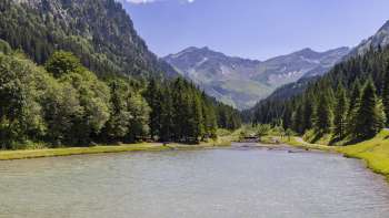  Uitzicht over het Gänglesee meer  Steg berglandschap
