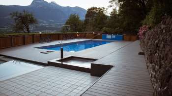 Buitenzwembad op camping Mittagsspitze