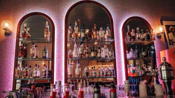 Bar met een grote selectie sterke dranken