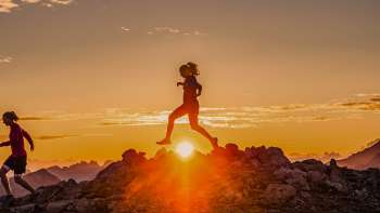 Wandelaars in de bergen van Liechtenstein