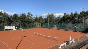 Vaduz tennisbaan (buitenbanen)